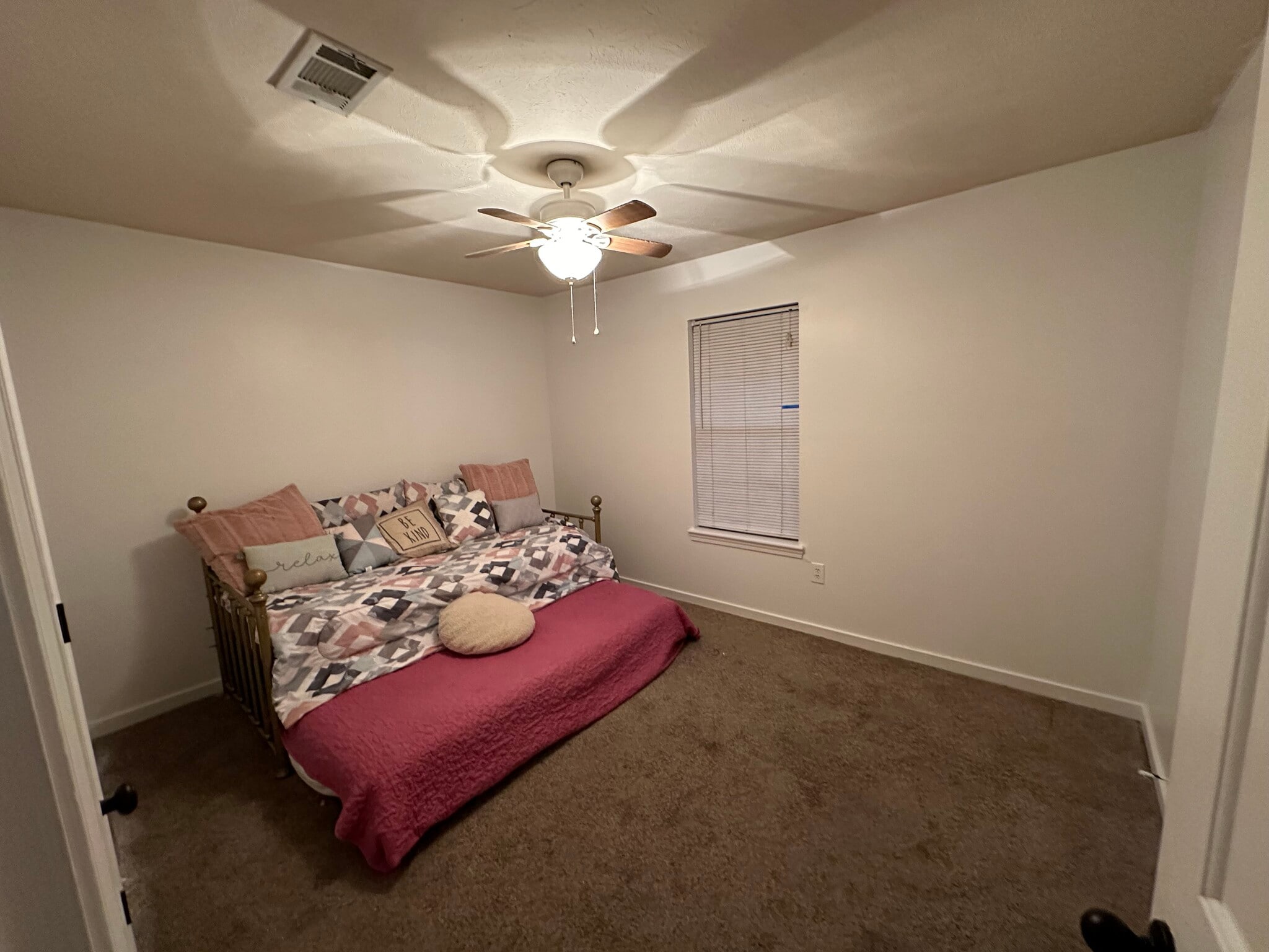 guest room 1 - 344 Brookwoods Dr