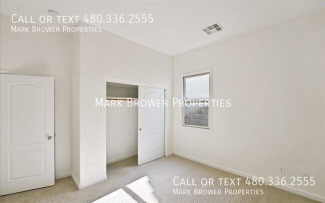 Building Photo - 11423 W La Reata Ave