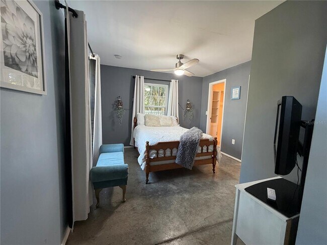 Building Photo - 2516 3rd Ave S