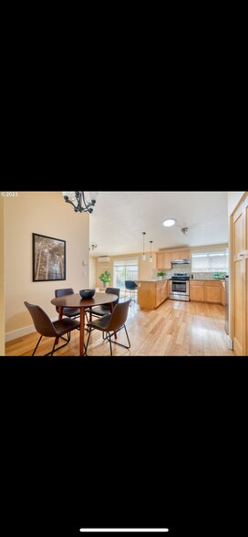 Building Photo - 3062 NW Kelly Hill Ct