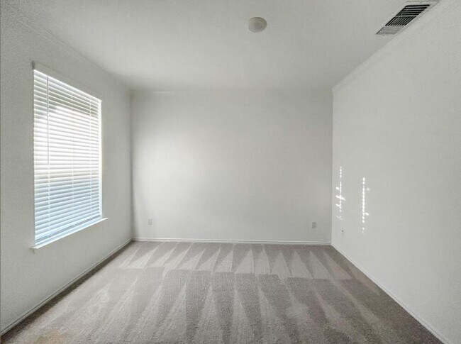 Building Photo - 1620 Brimhurst Dr