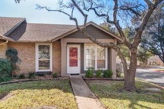 Building Photo - 1015 E Yager Ln