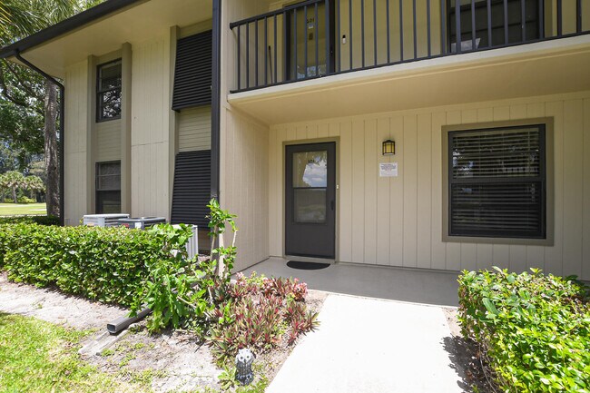 Building Photo - 20 Plantation Dr
