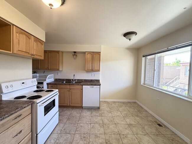 Building Photo - 2035 E 2700 S