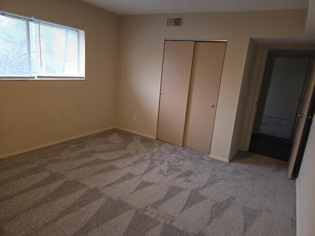 Building Photo - 20-32 Church St - 30-12