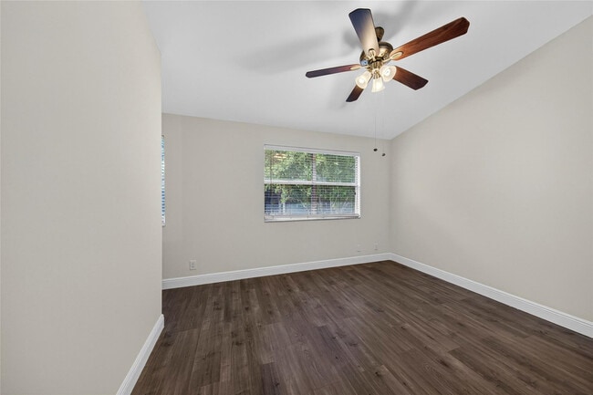 Building Photo - 1921 NE 15th Ave