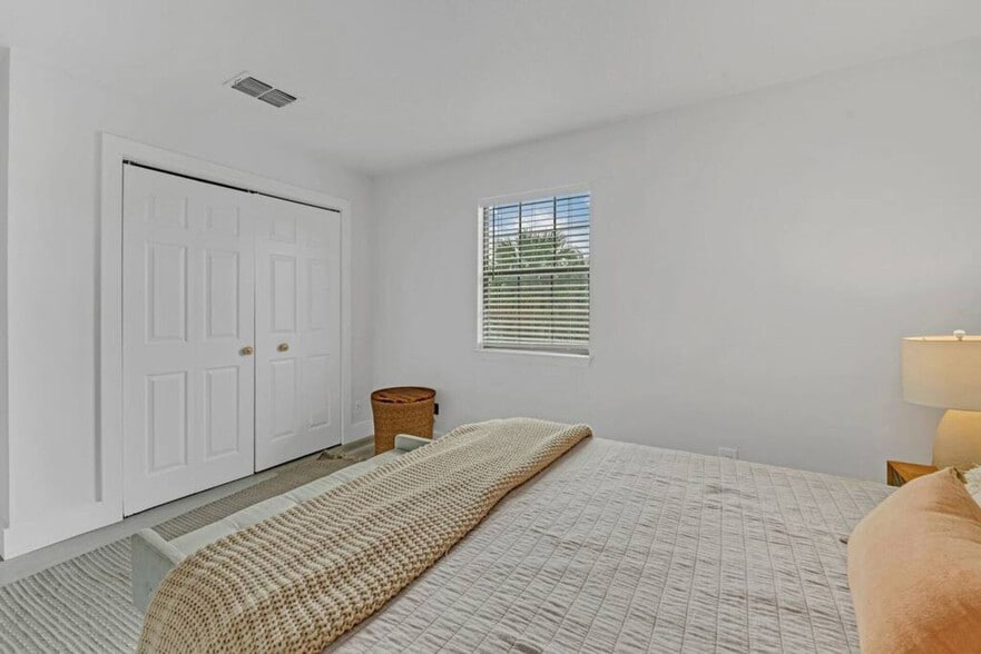 Building Photo - 312 Bream Ave