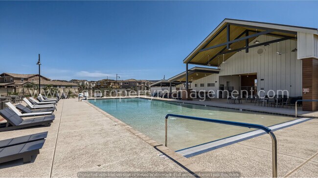 Building Photo - 644 S Heron Ln
