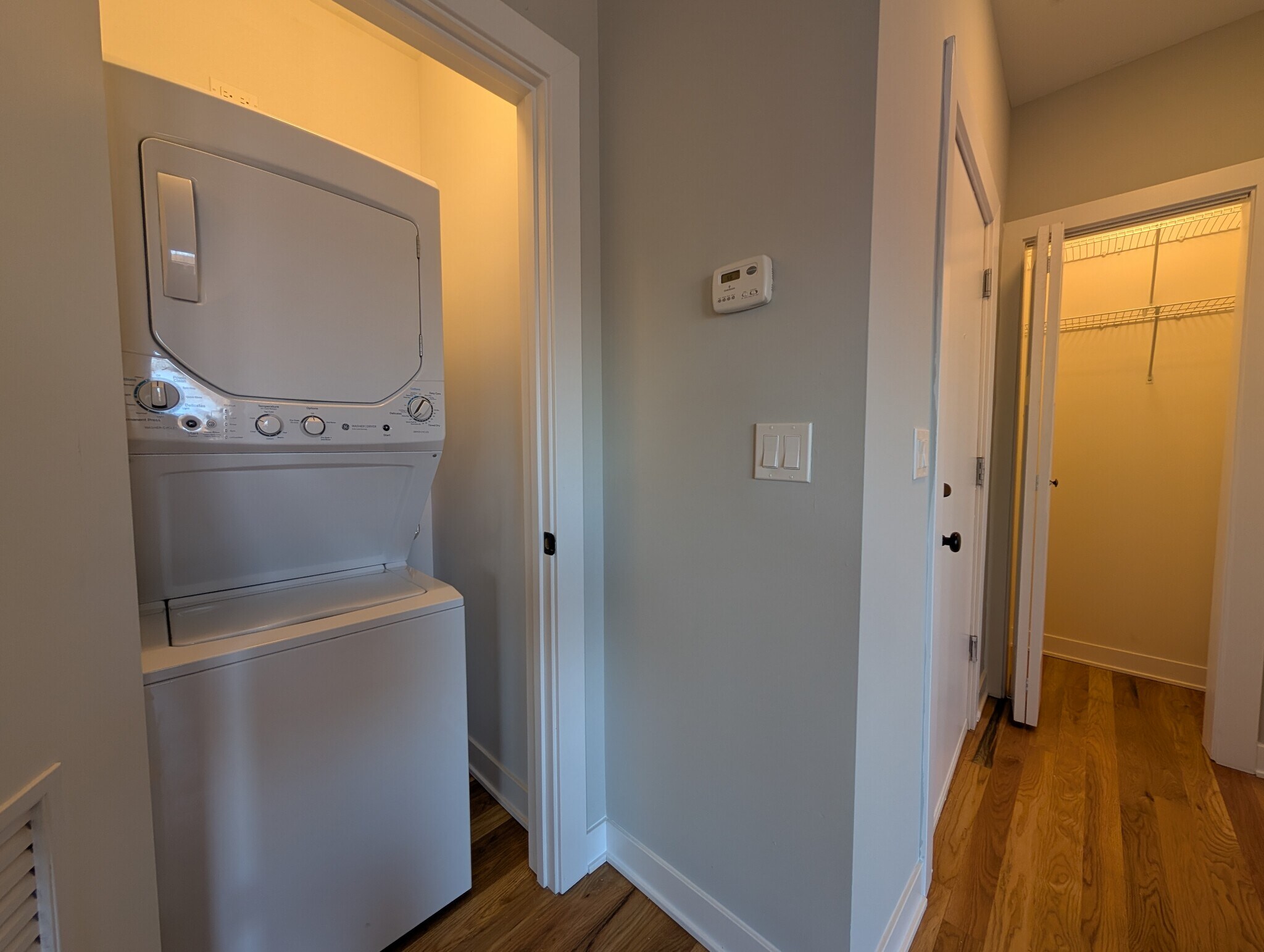 Building Photo - 2203 W Eastwood Ave