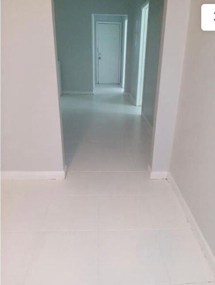 Building Photo - 441 NW 18th Ave