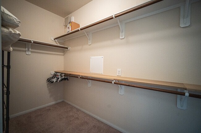 Building Photo - 4138 Falvel Shadow Creek Dr