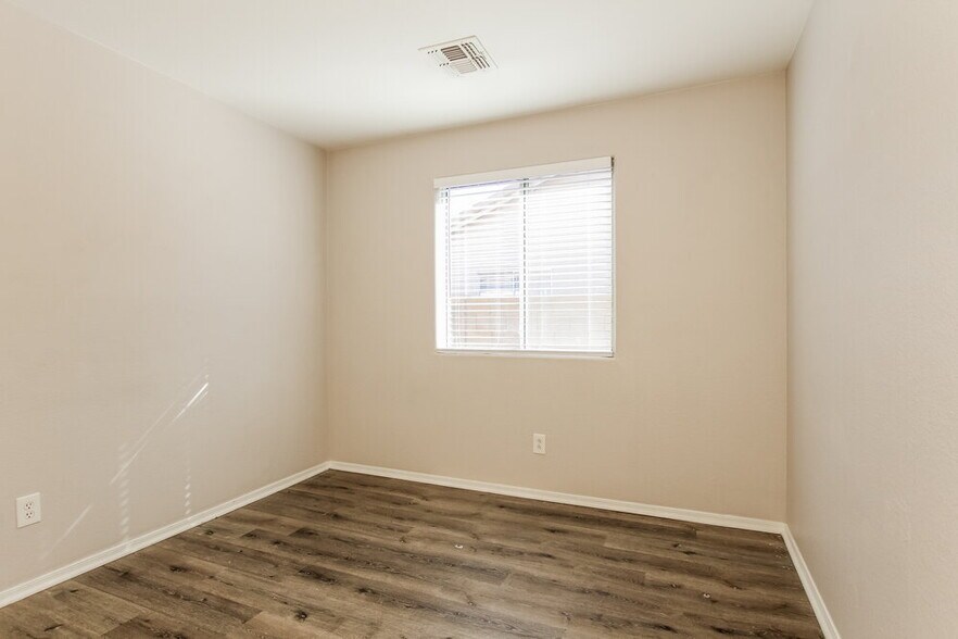 Building Photo - 8234 W Pima St