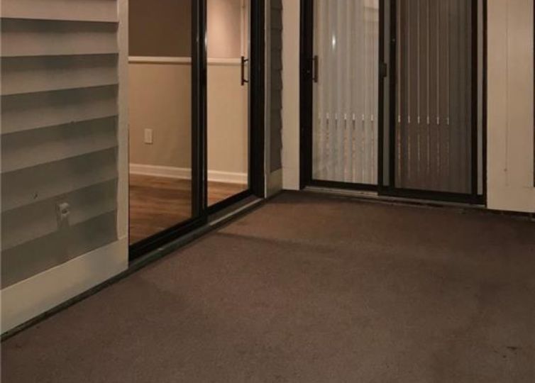 Building Photo - 8017 Greenside Ct