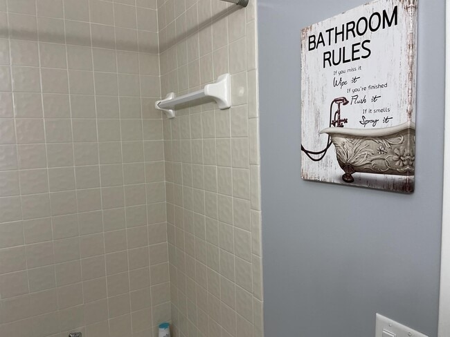 Building Photo - 1030 Green Pine Blvd