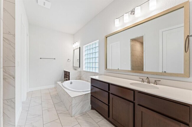 Building Photo - 21 Cassena Grove Pl