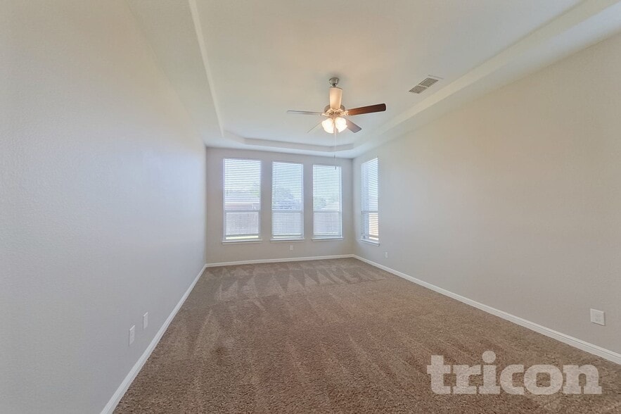 Building Photo - 612 Golden Bell Dr