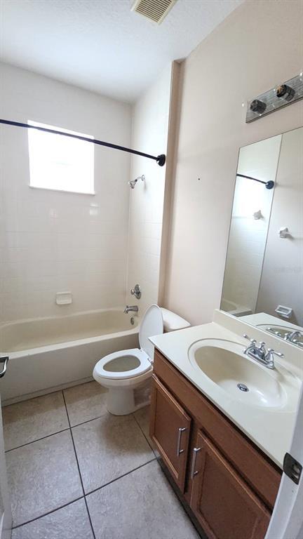 Building Photo - 9143 Lake Avon Dr