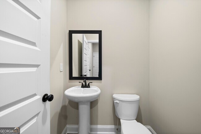 Building Photo - 280 Mulberry Dr