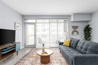 Building Photo - 450 E Market St