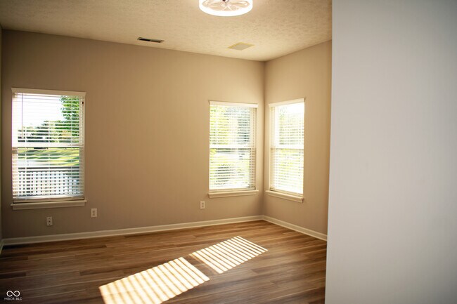 Building Photo - 13926 Forum Meadows Dr