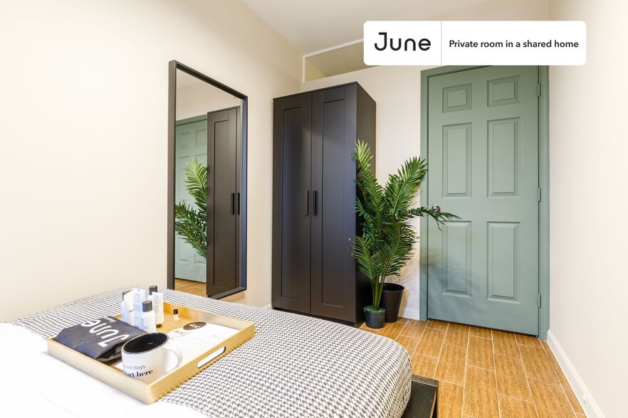 Building Photo - Room in Shared 3 bed/1 bath home in Chinatown