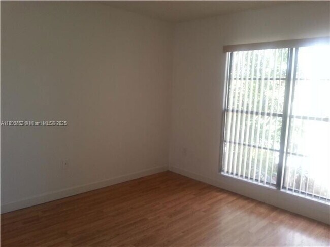 Building Photo - 6924 SW 114th Pl