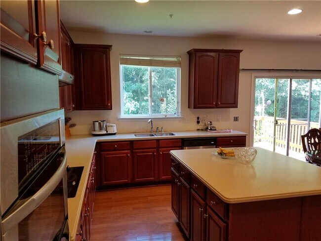 Building Photo - 479 Briarfield Xing NW