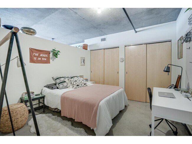 Building Photo - 730 N 4th St