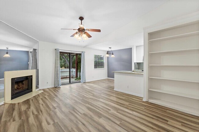 Building Photo - 1601 Faro Dr