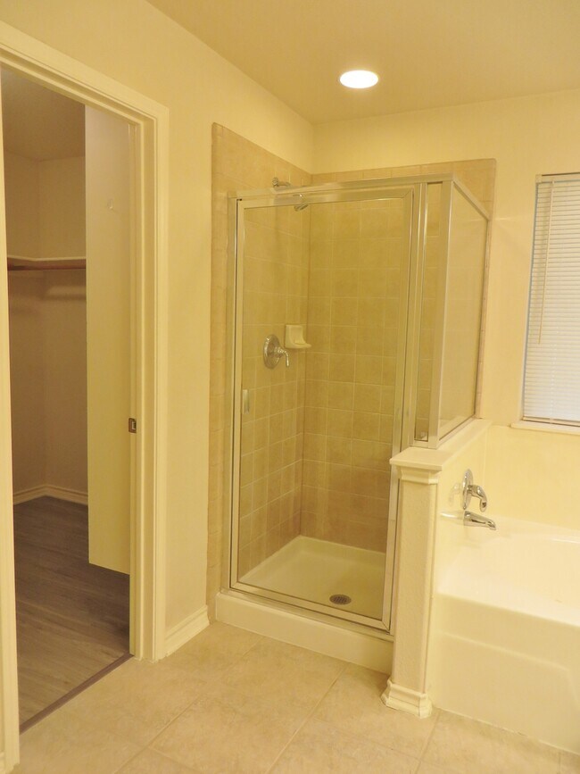 Building Photo - 117 Pecos Ct