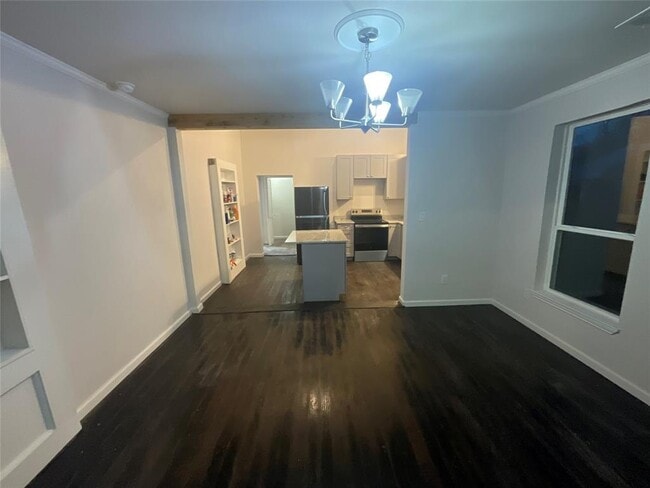 Building Photo - 104 S Broad St