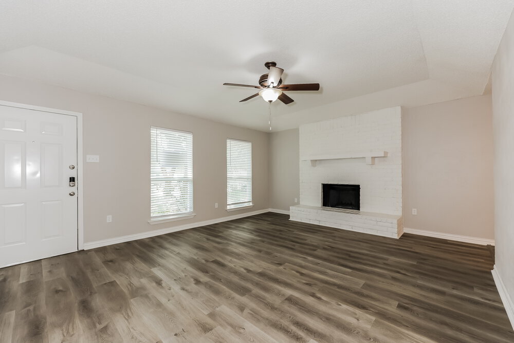 Building Photo - 6003 Cool Springs Dr