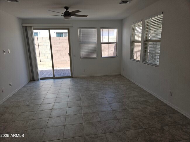 Building Photo - 14224 W Hackamore Dr