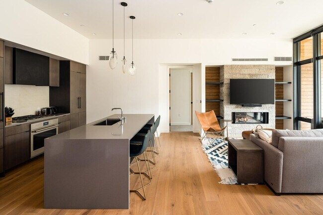 Building Photo - 4 Boathouse Way