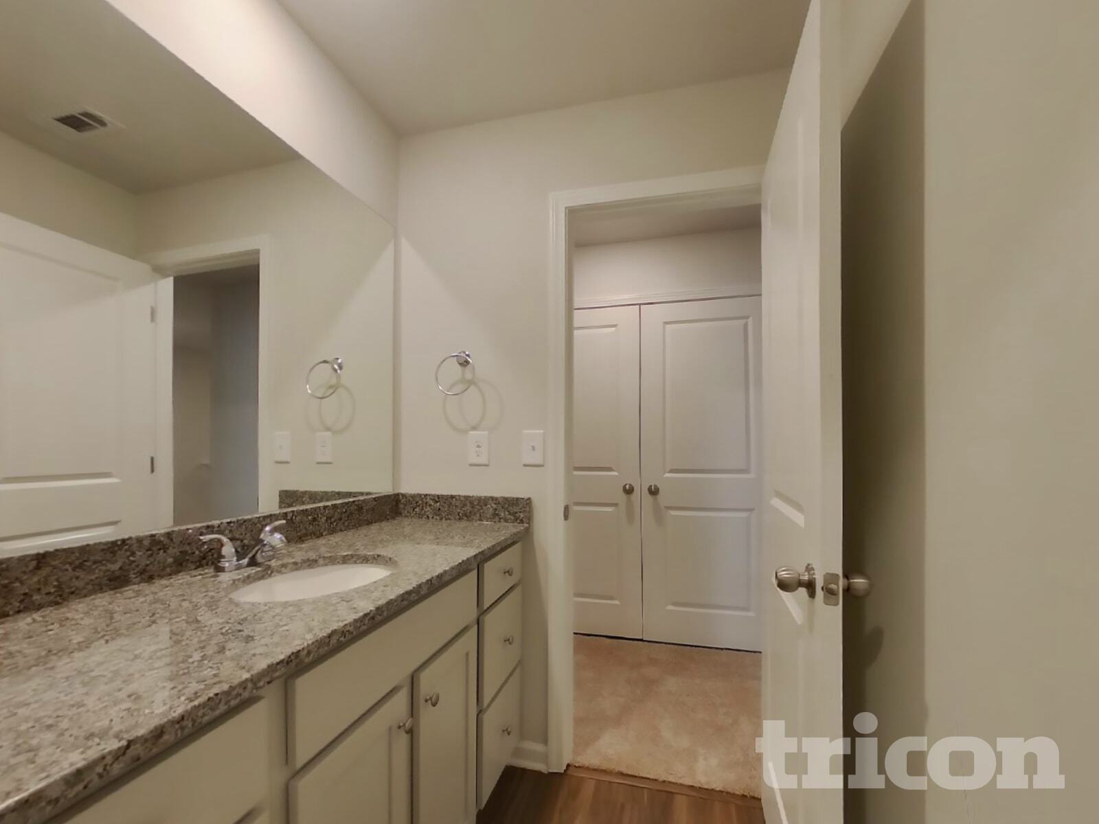 Building Photo - 561 Fairview Oak Pl