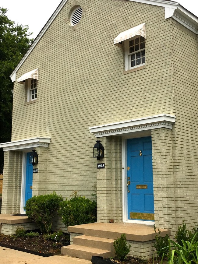Building Photo - 1225 NW 38th St