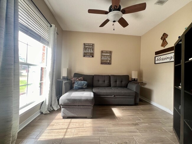 Building Photo - 318 Riverchase Blvd