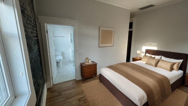 Building Photo - 703 N 4th St