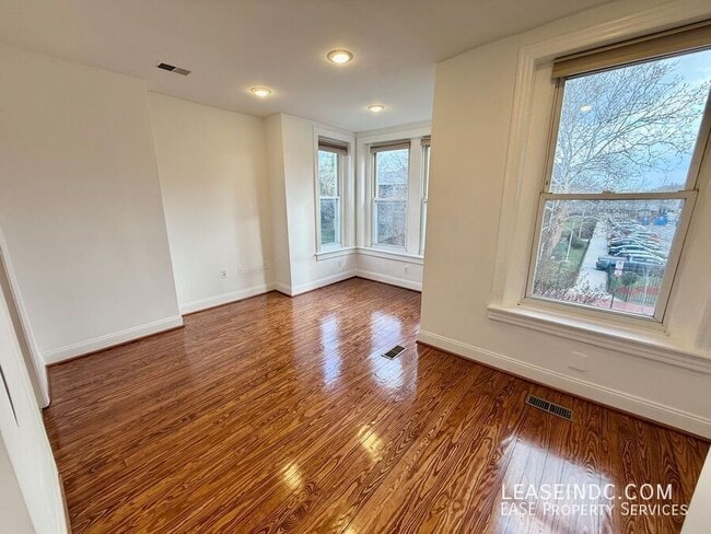 Building Photo - 203 R St NW