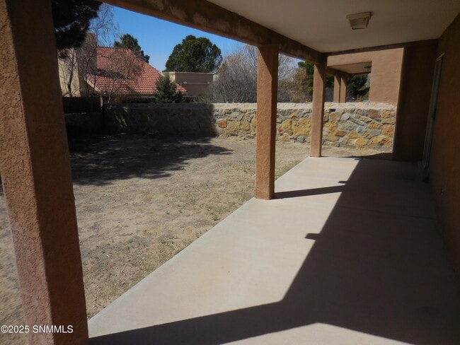 Building Photo - 3219 Eagle Ridge Dr