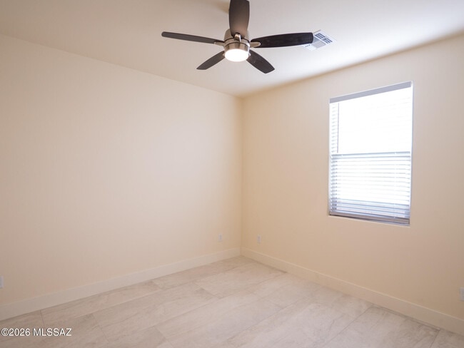 Building Photo - 1616 E Hedrick Dr