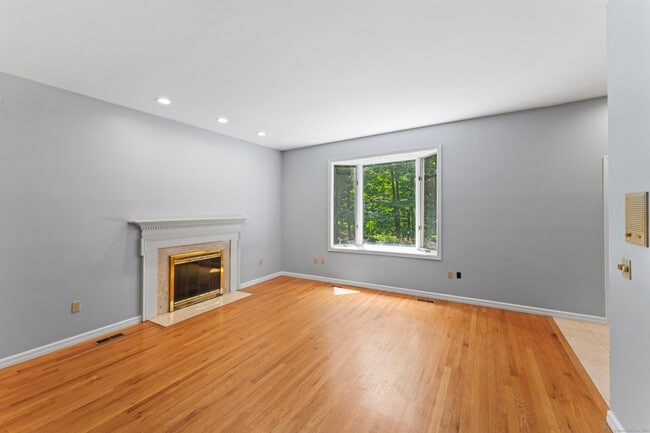 Building Photo - 501 Woodbine Rd