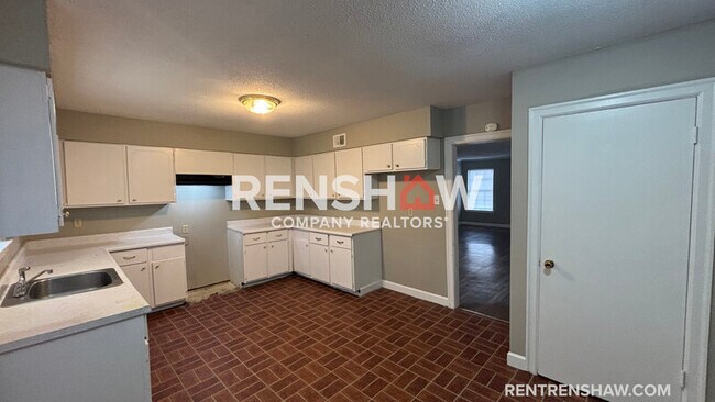 Building Photo - 3212 13 Colony Mall