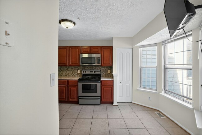 Building Photo - 3306 Brookshire Ct