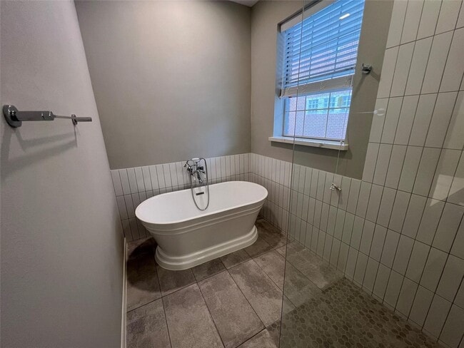 Building Photo - 1516 Park St