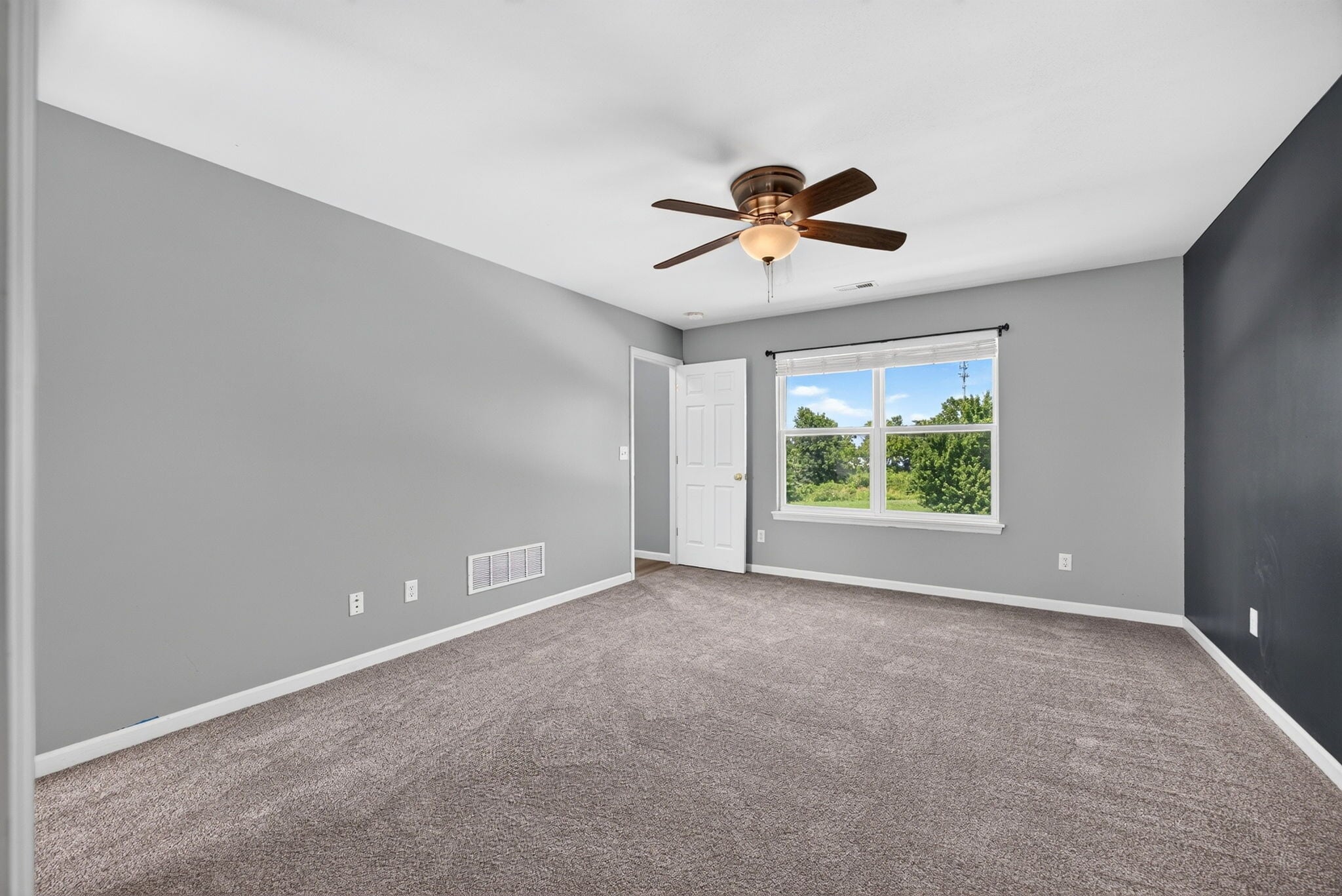 Building Photo - 330 Wabash Woods Way