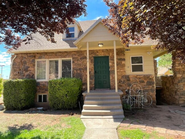 Building Photo - 170 E 100 N