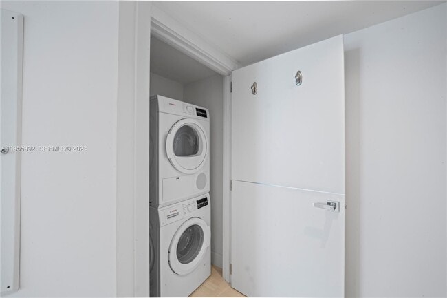 Building Photo - 2401 Collins Ave