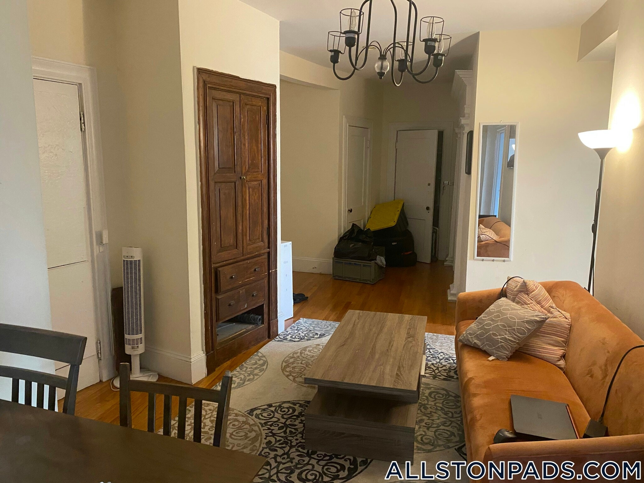 Building Photo - 100 Linden St