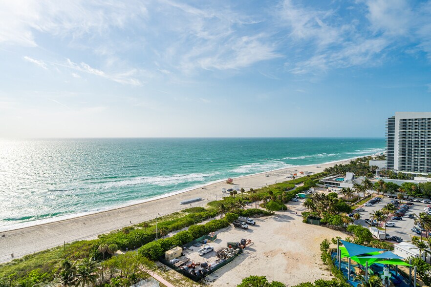 Building Photo - 4747 Collins Ave